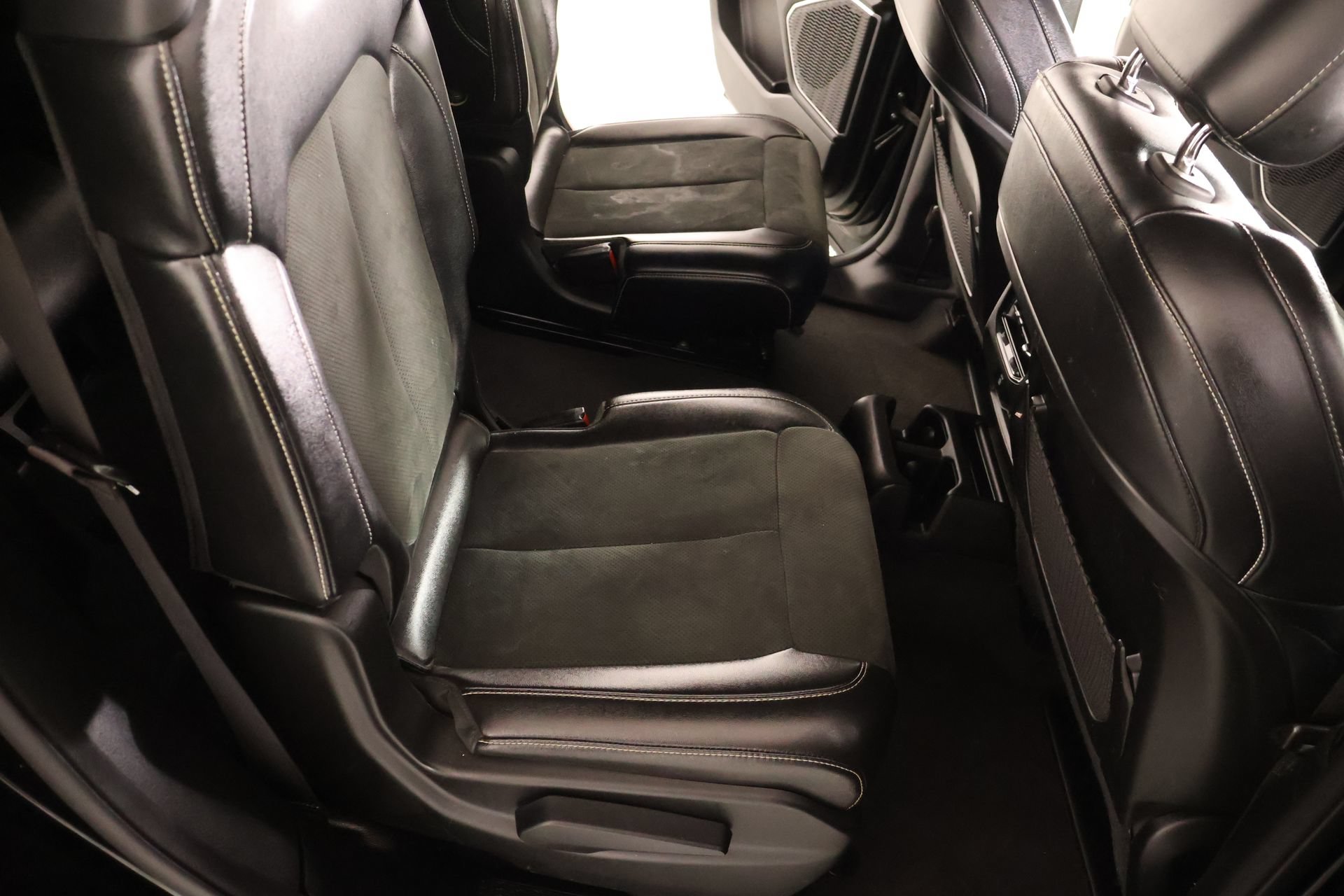 Used 2021 Jeep Grand Cherokee L Laredo RWD image 15
