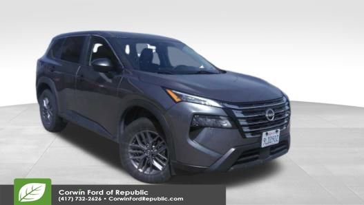 Used 2024 Nissan Rogue S image 10