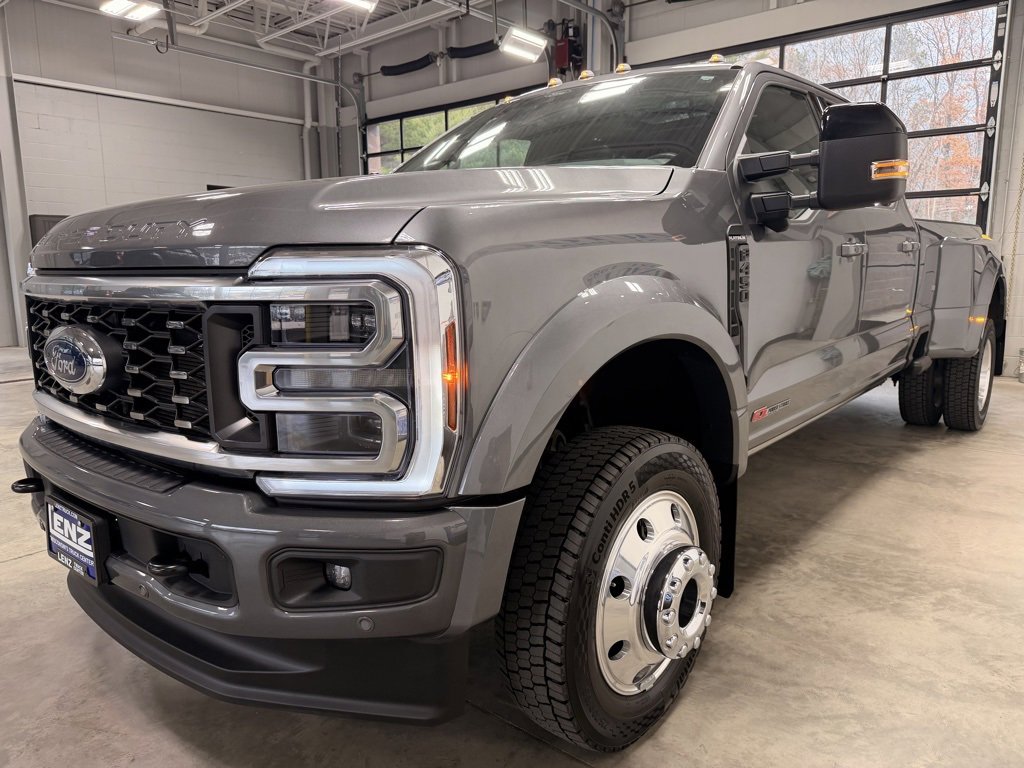 Used 2025 Ford F450 Platinum w/ FX4 Off-Road Package image 4