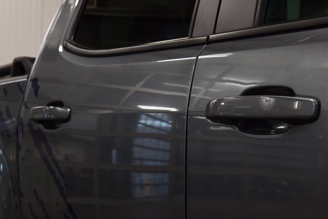 Used 2022 Chevrolet Colorado ZR2 image 17