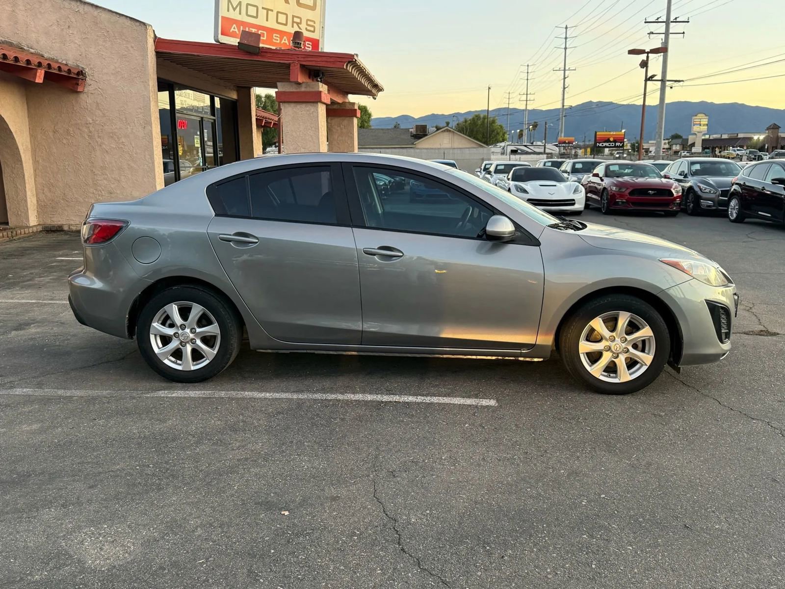 Used 2010 MAZDA MAZDA3 i Touring image 4