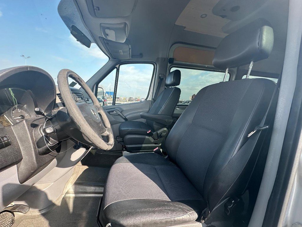 Used 2011 Mercedes-Benz Sprinter 2500 image 7