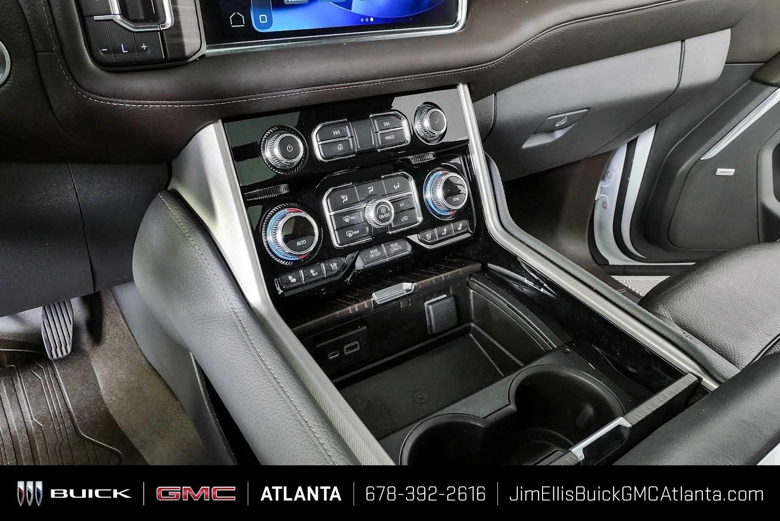 Certified 2022 GMC Yukon XL Denali w/ Max Trailering Package AWD/4WD image 18
