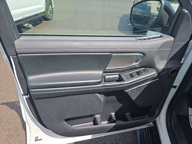 Used 2025 Ford Expedition Max Platinum AWD/4WD image 17