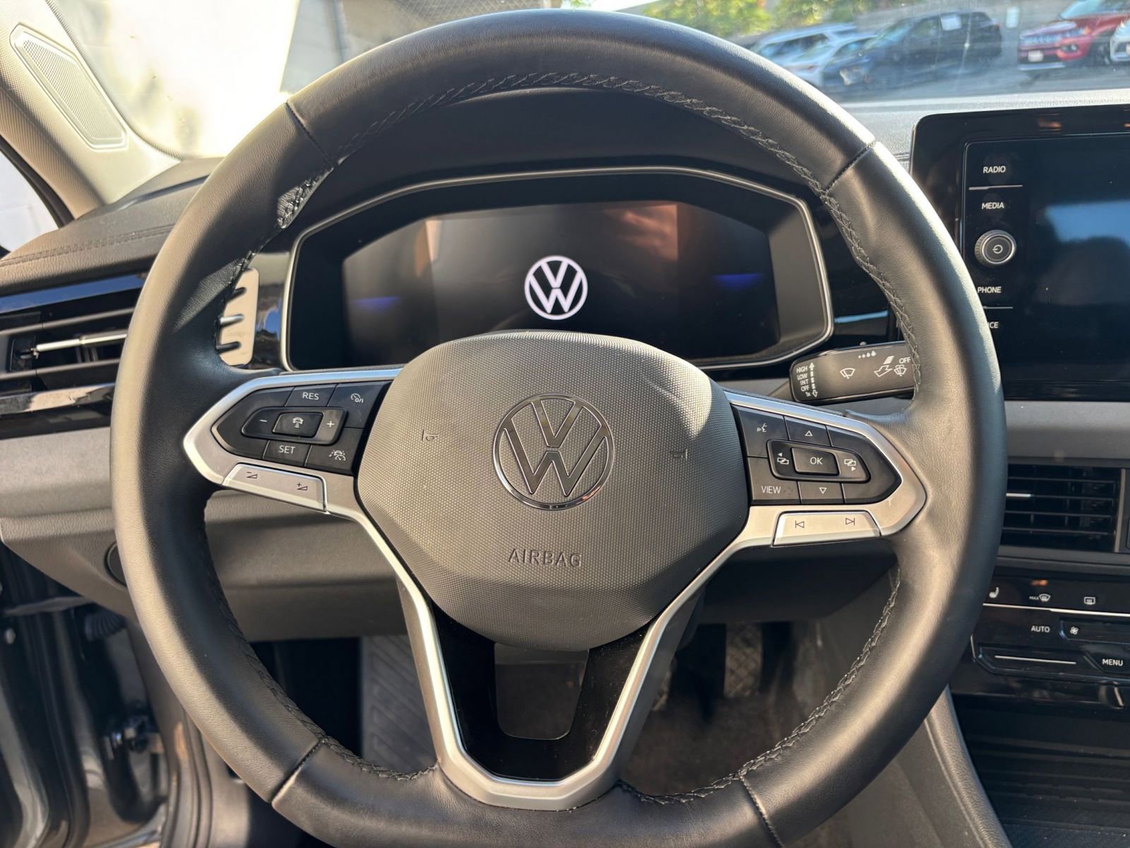 Used 2025 Volkswagen Jetta SE image 28