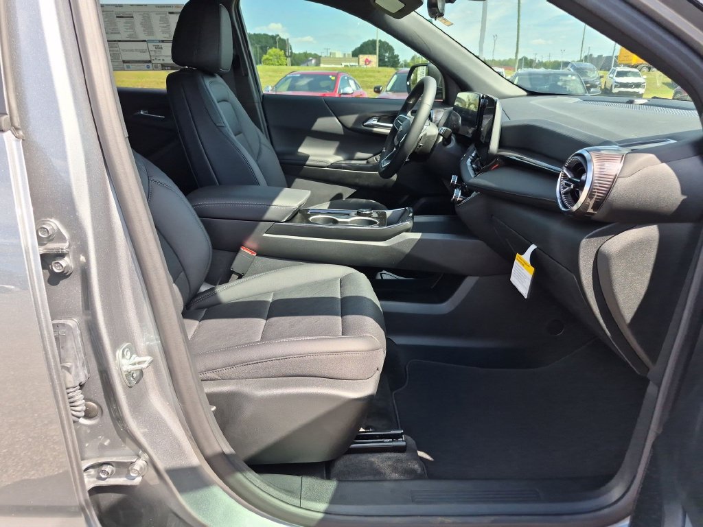 New 2027 Chevrolet Equinox LT w/ Convenience Package II FWD image 37