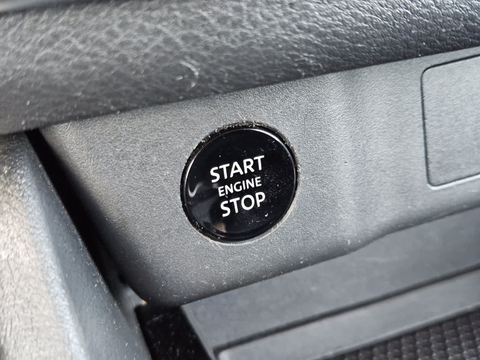 Used 2024 Nissan Rogue SV FWD image 20