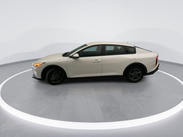 Used 2025 Kia K4 LXS image 3