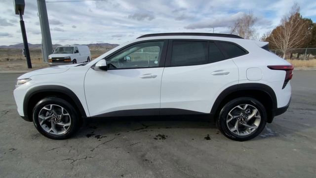 New 2026 Chevrolet Trax LT w/ LT Convenience Package FWD image 5