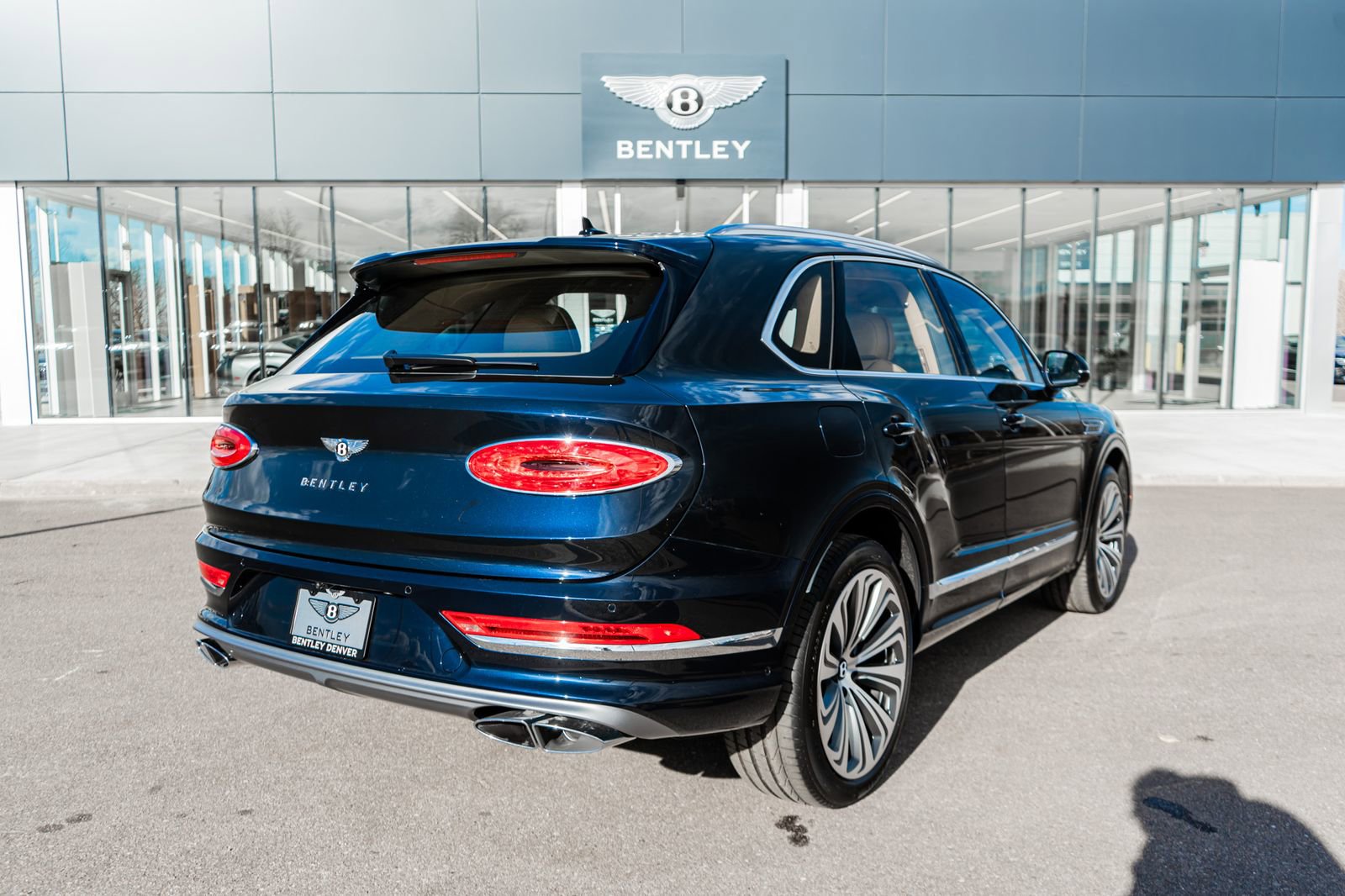 Used 2025 Bentley Bentayga image 8