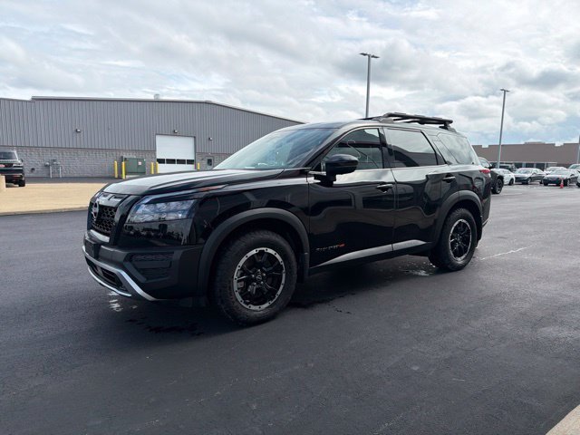 Used 2025 Nissan Pathfinder Rock Creek AWD/4WD image 3