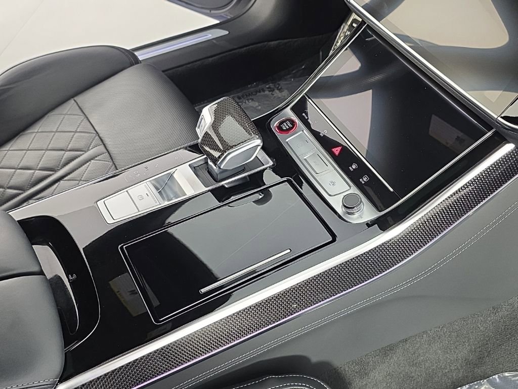Used 2023 Audi S8 w/ S8 Executive Package image 15