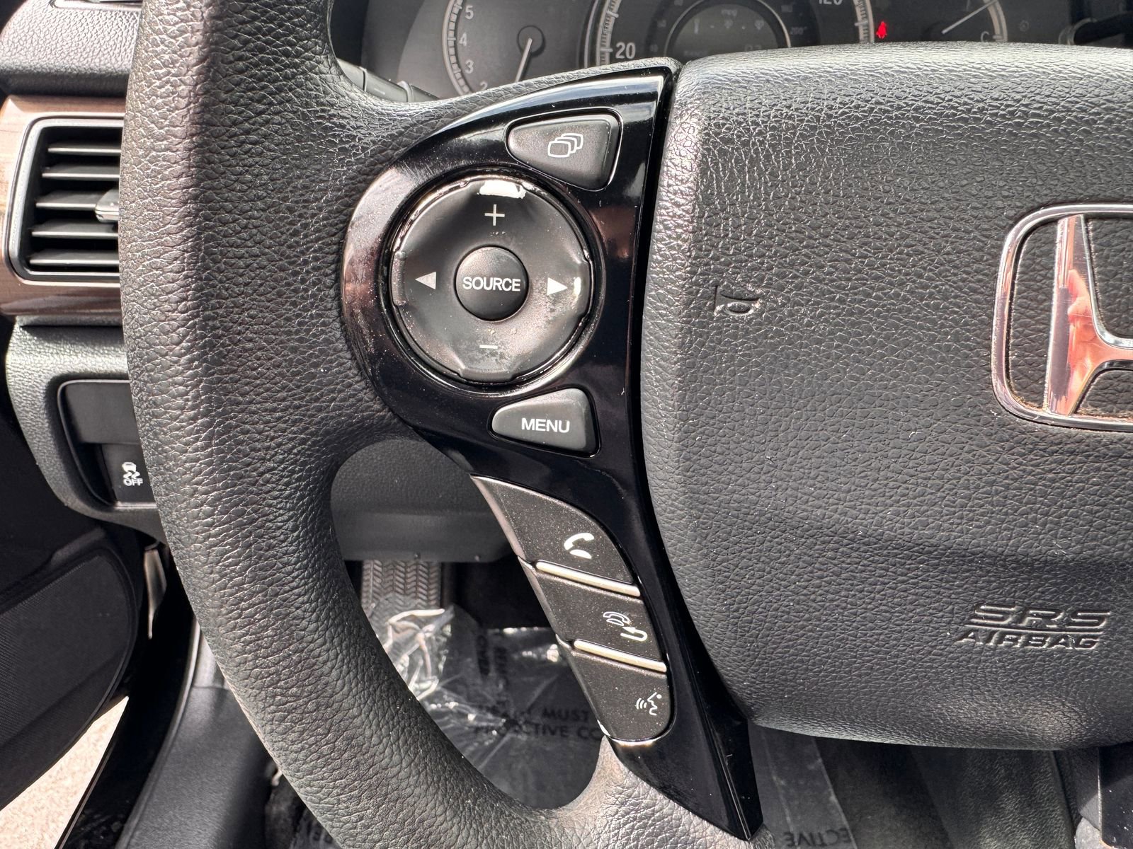 Used 2017 Honda Accord EX image 31