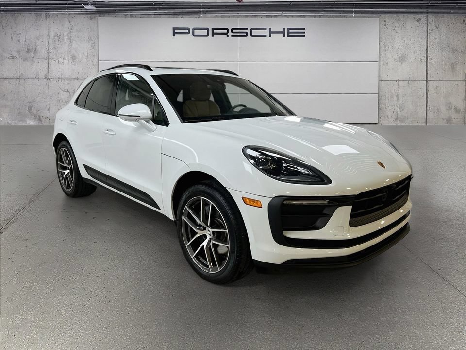Certified 2026 Porsche Macan AWD/4WD image 7