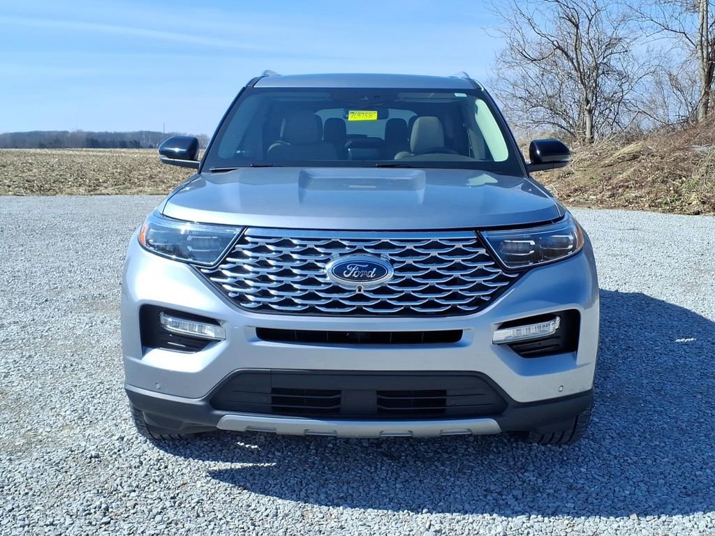 Used 2022 Ford Explorer Platinum w/ Premium Technology Package image 3