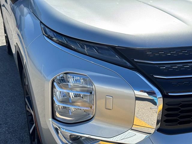 Used 2024 Mitsubishi Outlander AWD image 10