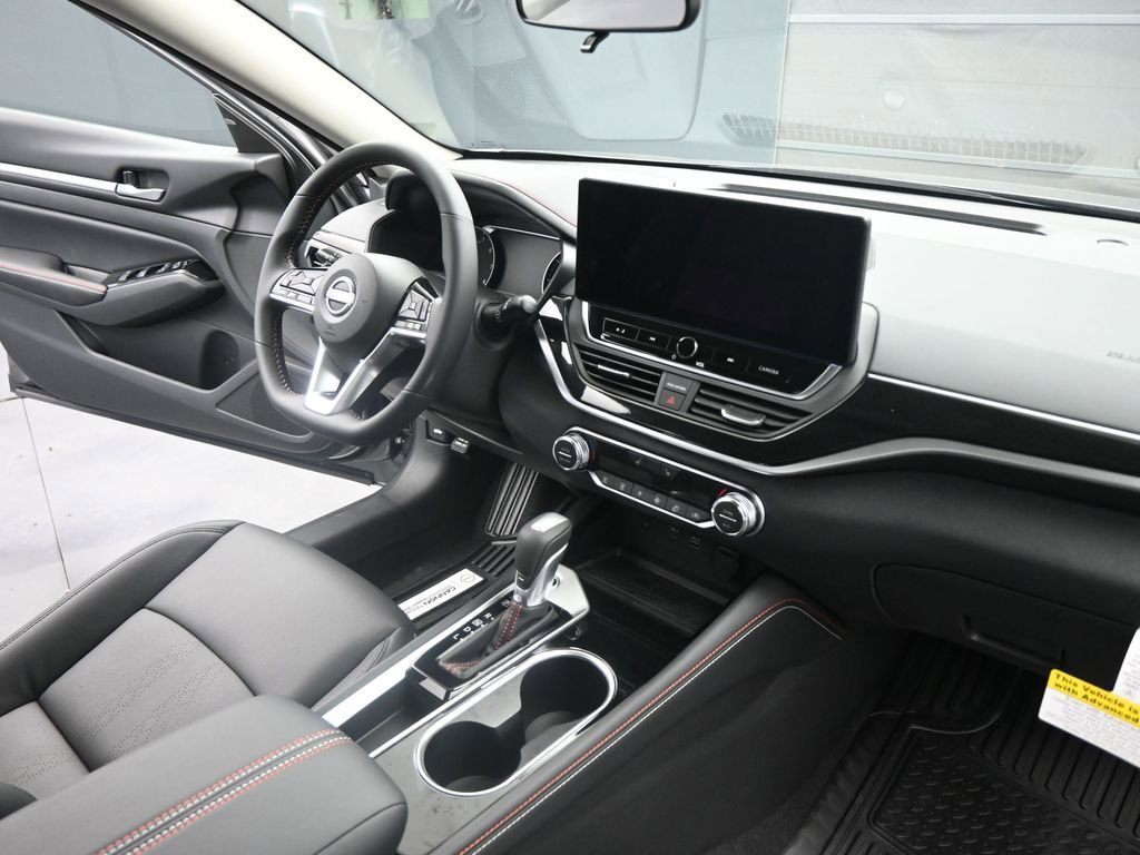 New 2025 Nissan Altima 2.5 SR image 22