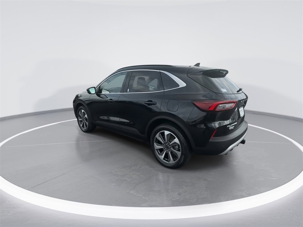 Used 2024 Ford Escape Platinum w/ Class II Trailer Tow Package image 6