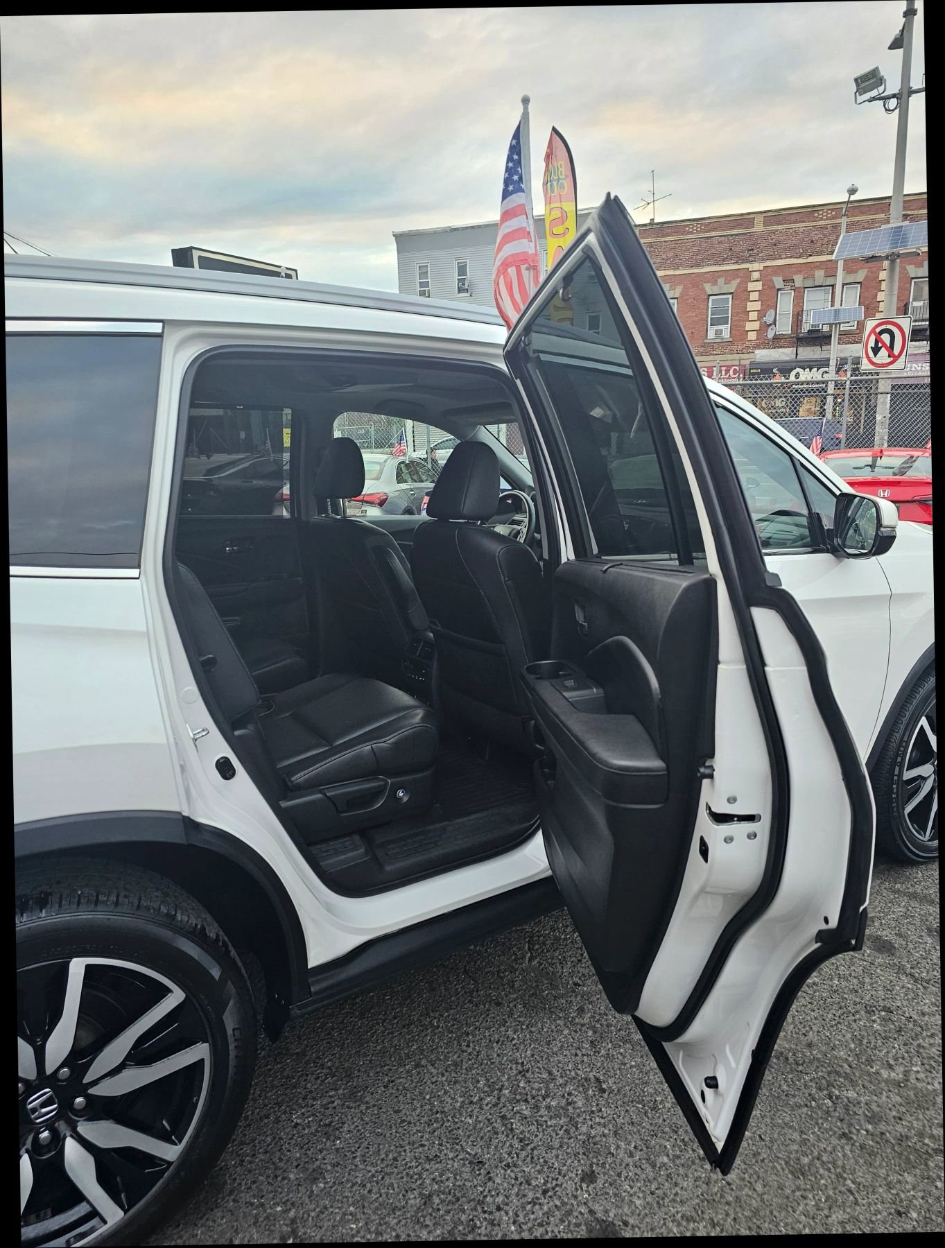 Used 2022 Honda Pilot Touring image 10