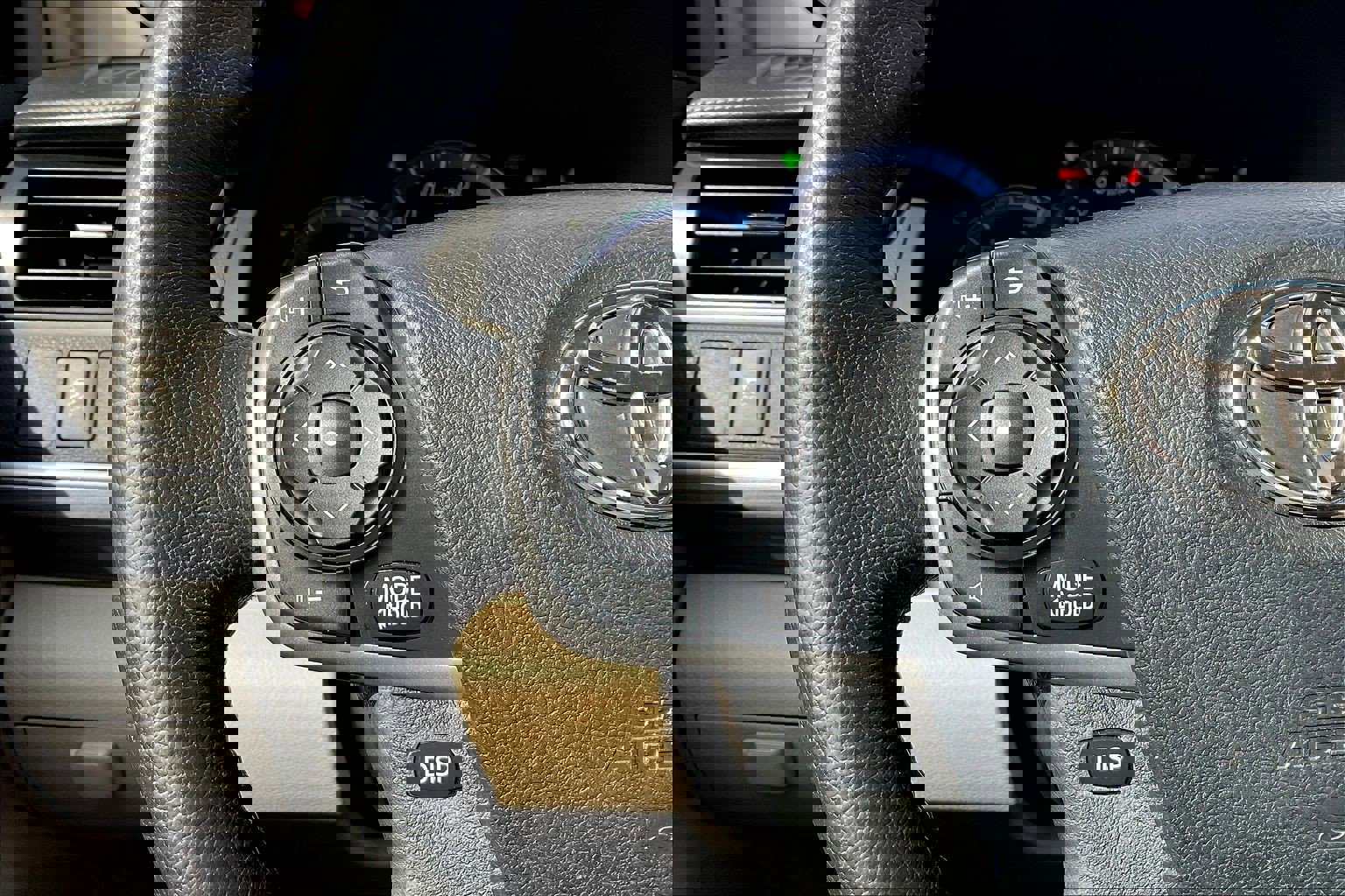 Used 2013 Toyota Camry XLE w/ Convenience Pkg image 11