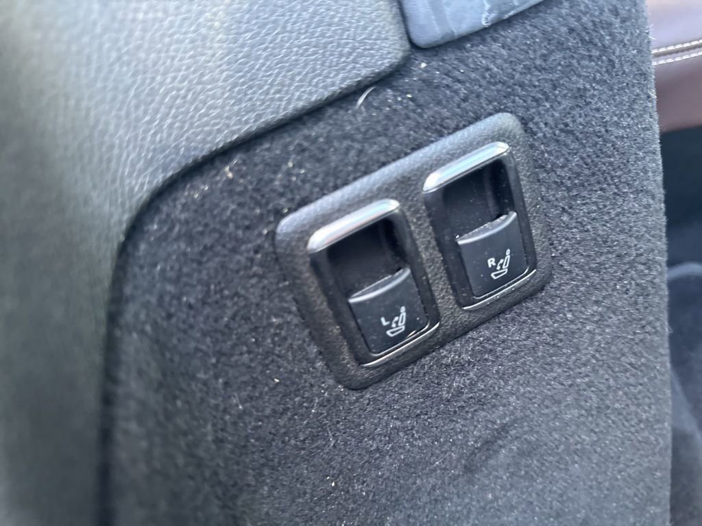 Used 2015 Mercedes-Benz GL 63 AMG 4MATIC image 40