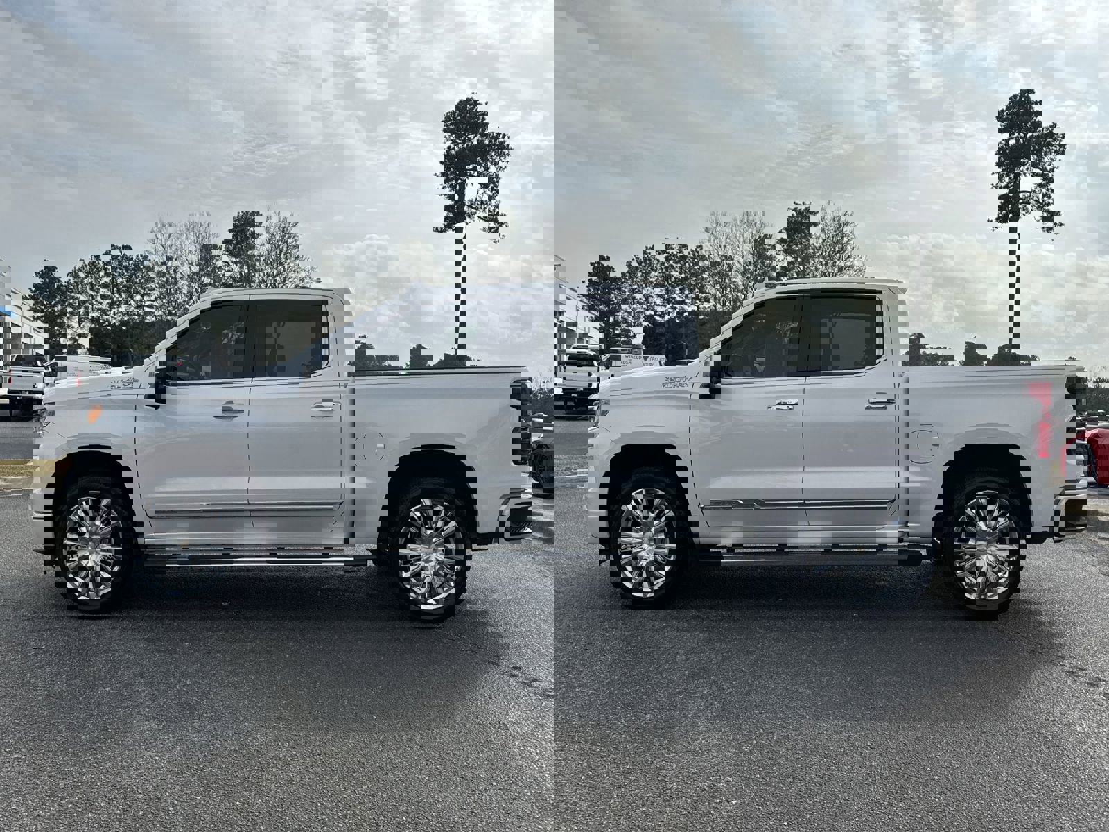 Used 2024 Chevrolet Silverado 1500 High Country w/ High Country Premium Package image 14