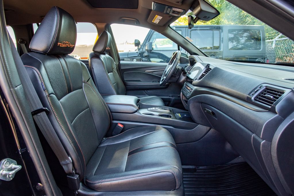 Certified 2025 Honda Passport TrailSport image 23