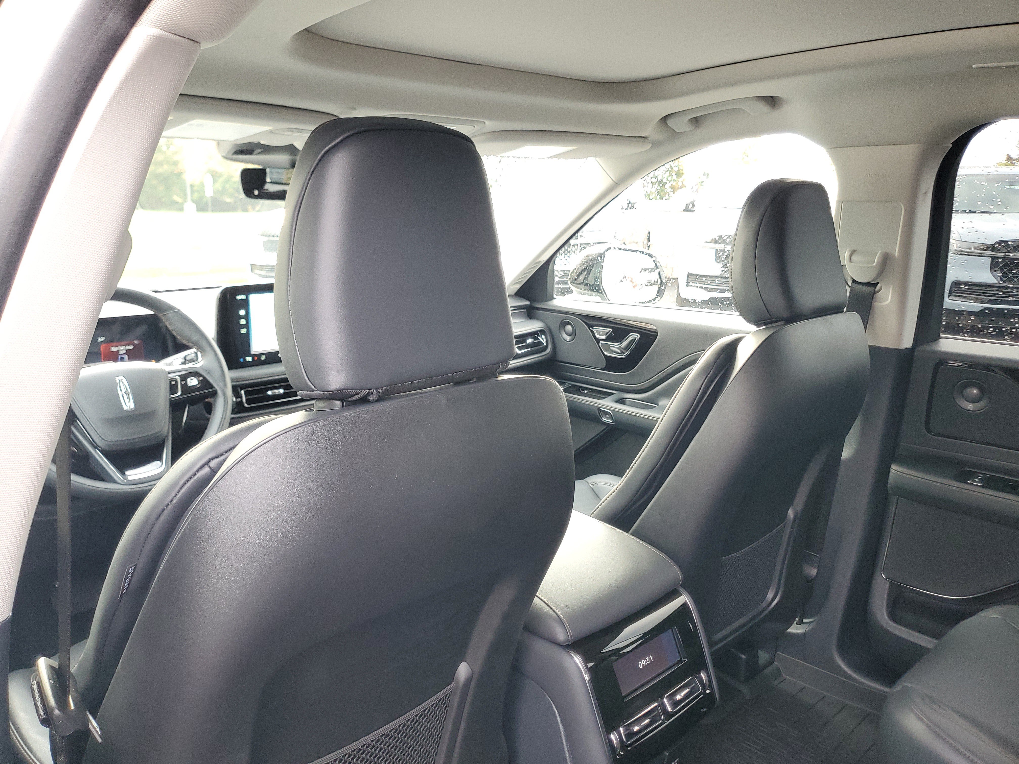 New 2026 Lincoln Aviator AWD image 23