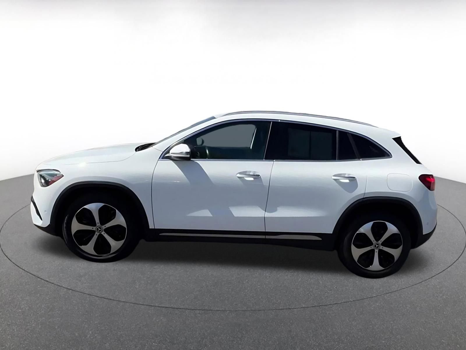 Used 2025 Mercedes-Benz GLA 250 4MATIC image 9