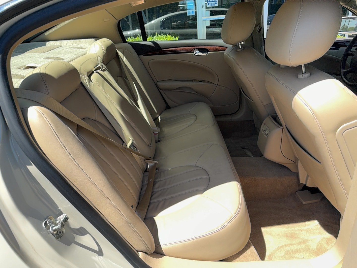 Used 2011 Buick Lucerne CXL FWD image 21