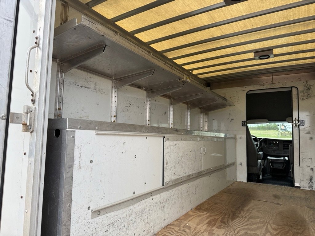 Used 2016 GMC Savana 3500 RWD image 11