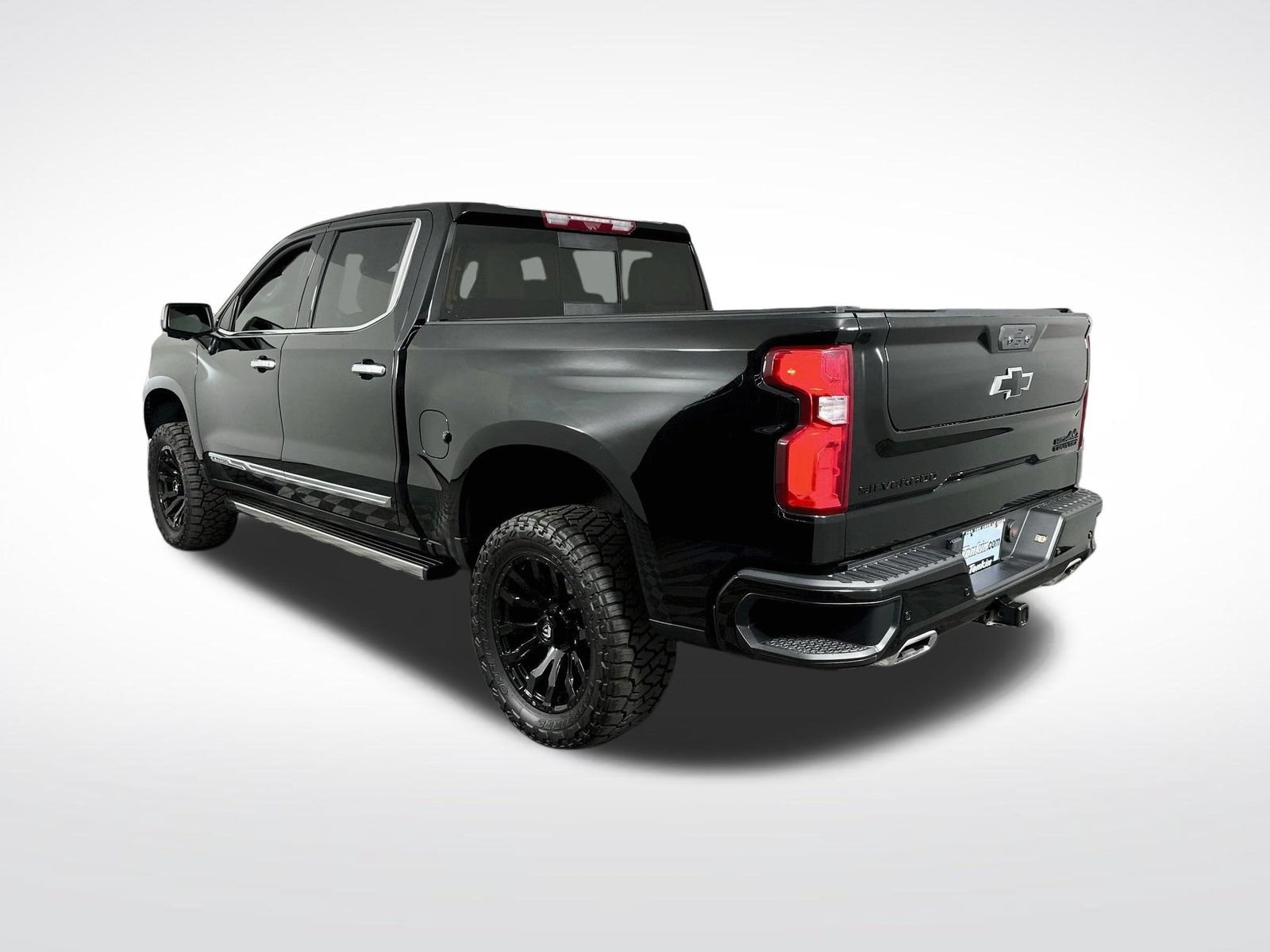 Used 2024 Chevrolet Silverado 1500 High Country w/ Technology Package AWD/4WD image 6