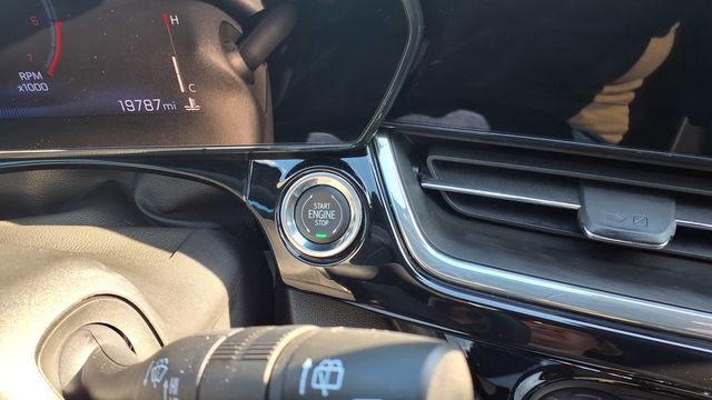 Used 2025 Chevrolet Trax RS w/ Sunroof Package image 28