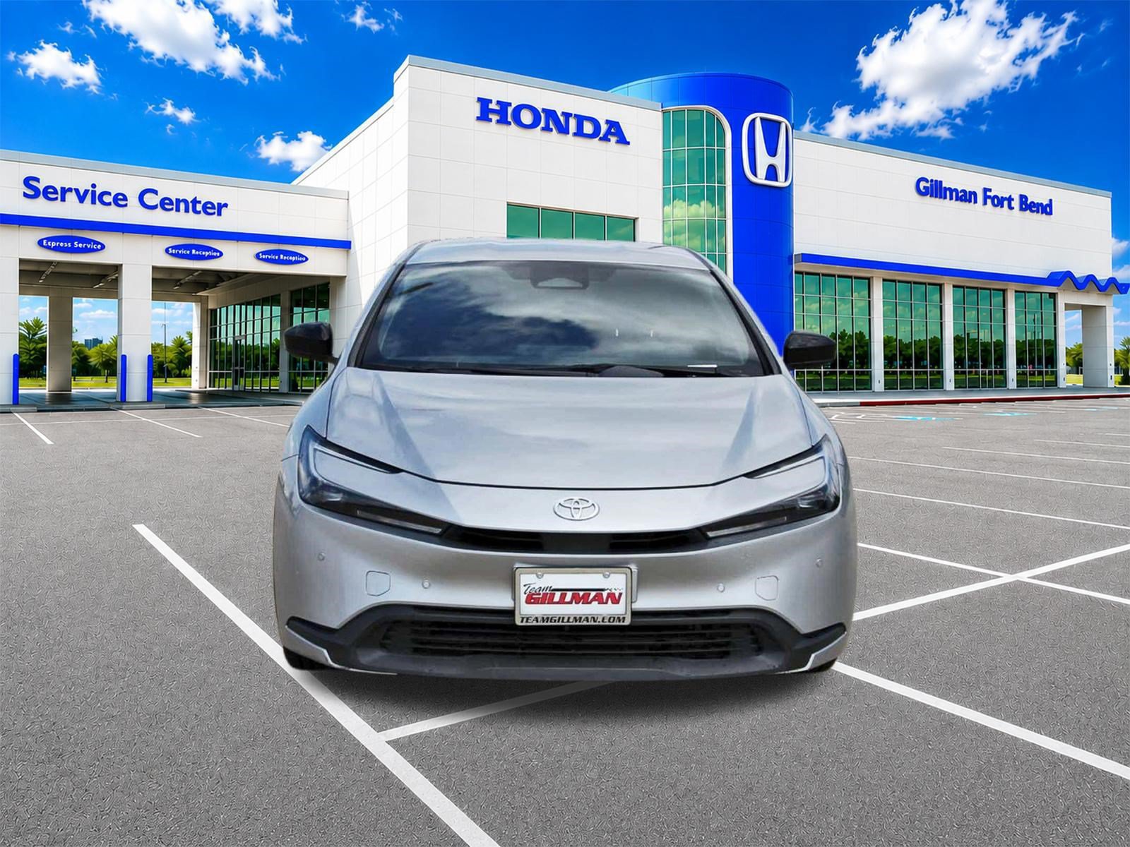 Used 2023 Toyota Prius LE FWD image 2