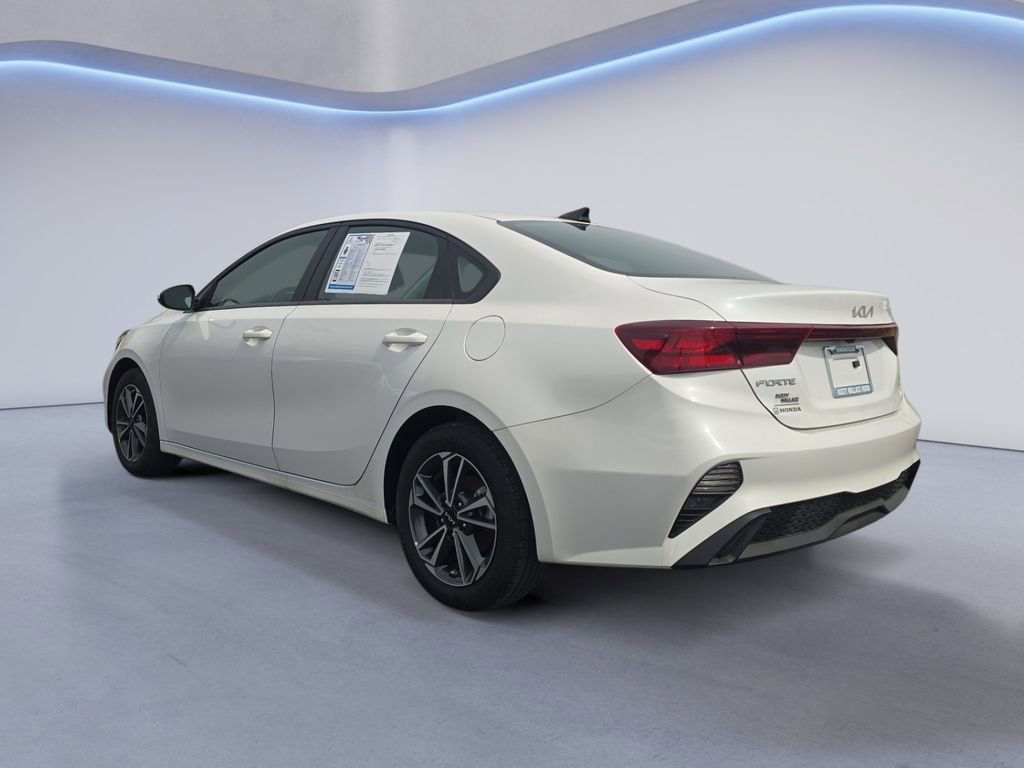 Used 2024 Kia Forte LXS video 3