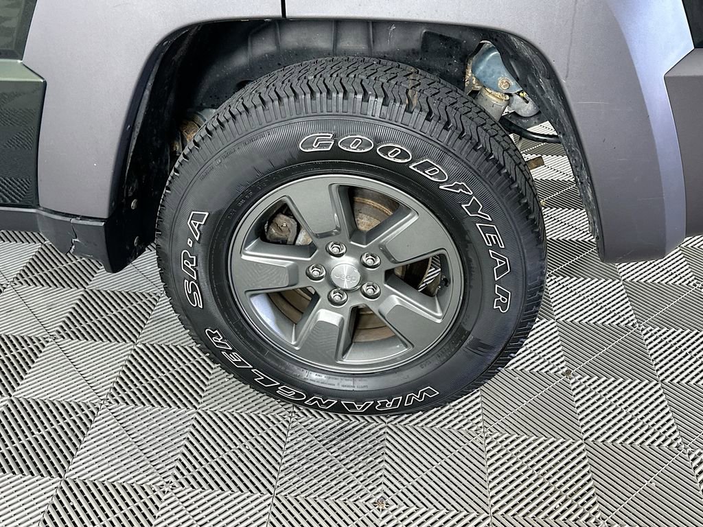 Used 2010 Jeep Liberty Renegade AWD/4WD image 31