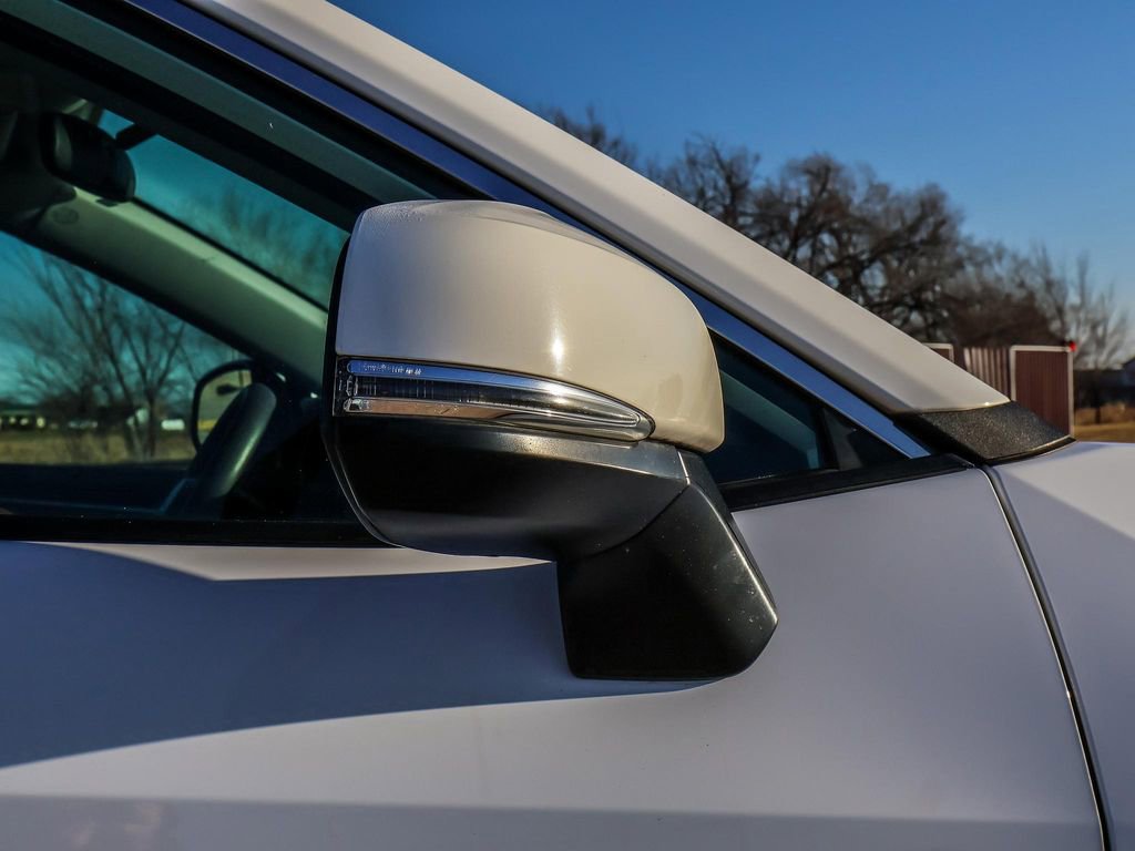 Used 2022 Toyota RAV4 LE image 11