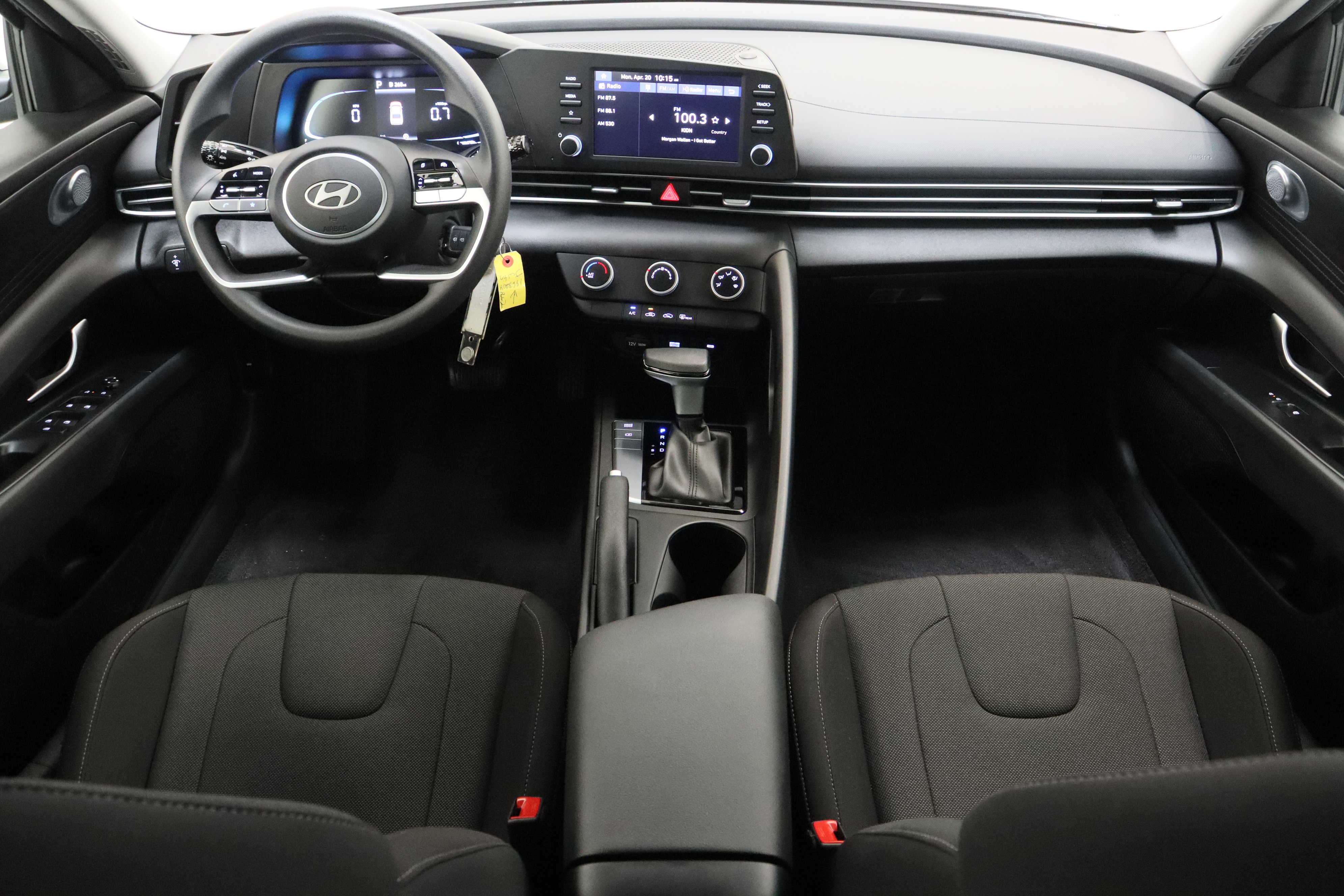 Used 2025 Hyundai Elantra SE image 27