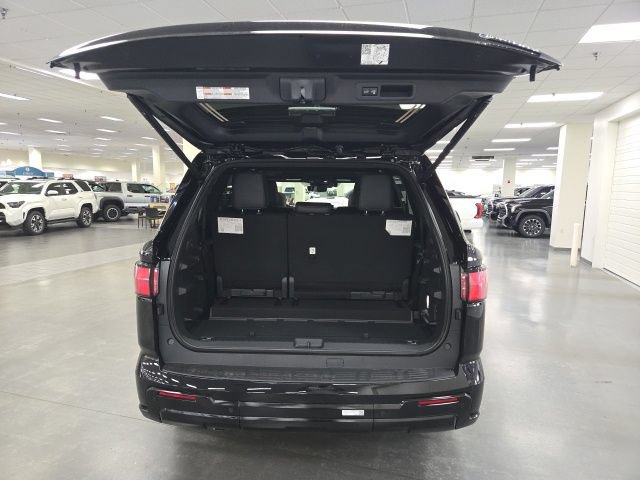 New 2026 Toyota Sequoia Platinum w/ Tow Technology Package AWD/4WD image 18