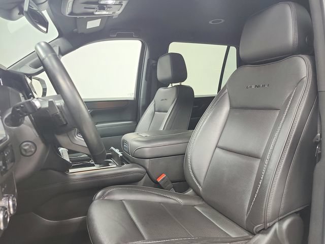 Used 2025 GMC Yukon Denali RWD image 19
