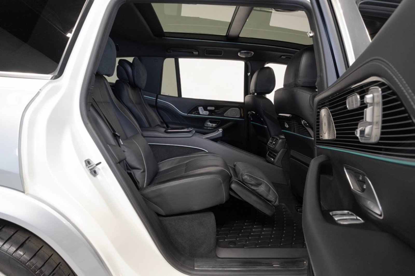 Used 2023 Mercedes-Benz Maybach GLS 600 4MATIC image 68