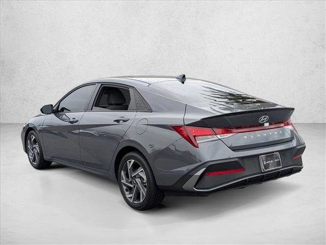 Used 2025 Hyundai Elantra Sport image 8