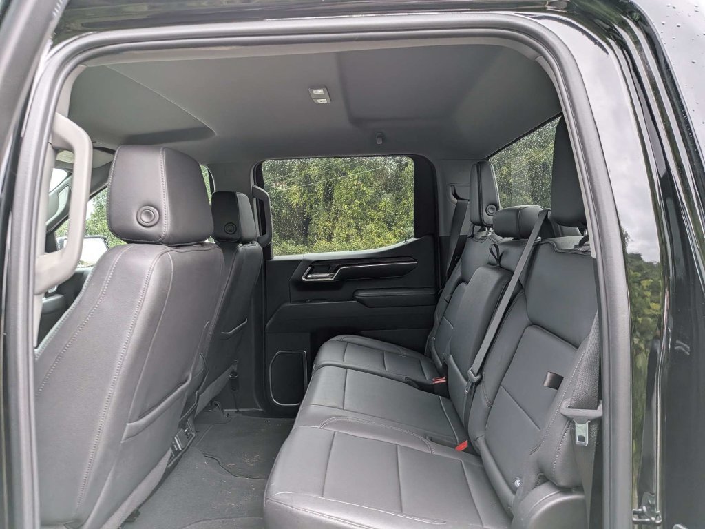 Used 2025 GMC Sierra 1500 SLT AWD/4WD image 12