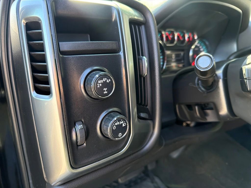 Used 2018 Chevrolet Silverado 1500 LT AWD/4WD image 13