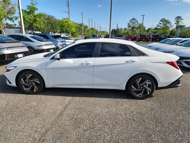 New 2025 Hyundai Elantra Limited image 5