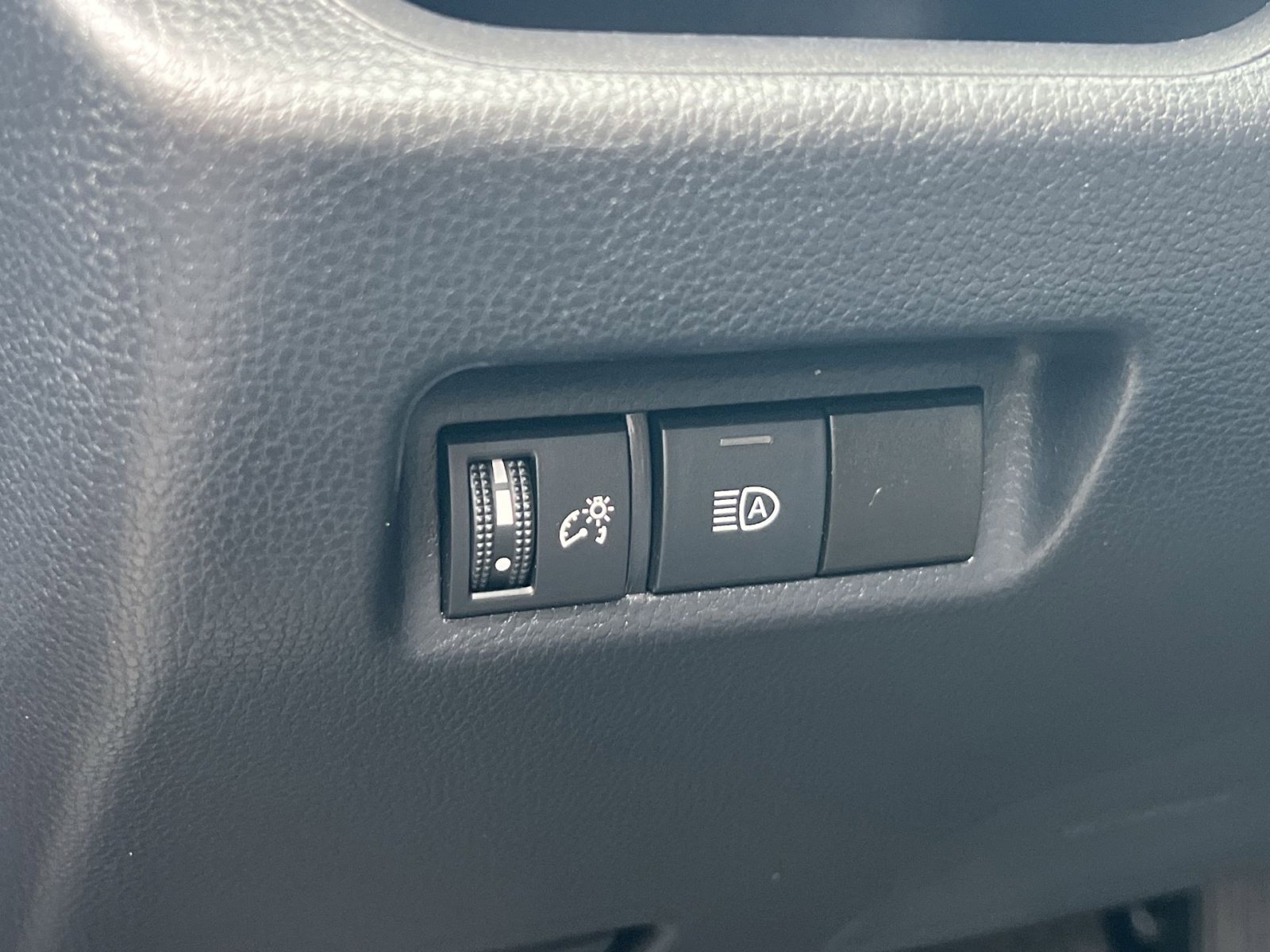 Used 2021 Toyota RAV4 XLE image 28
