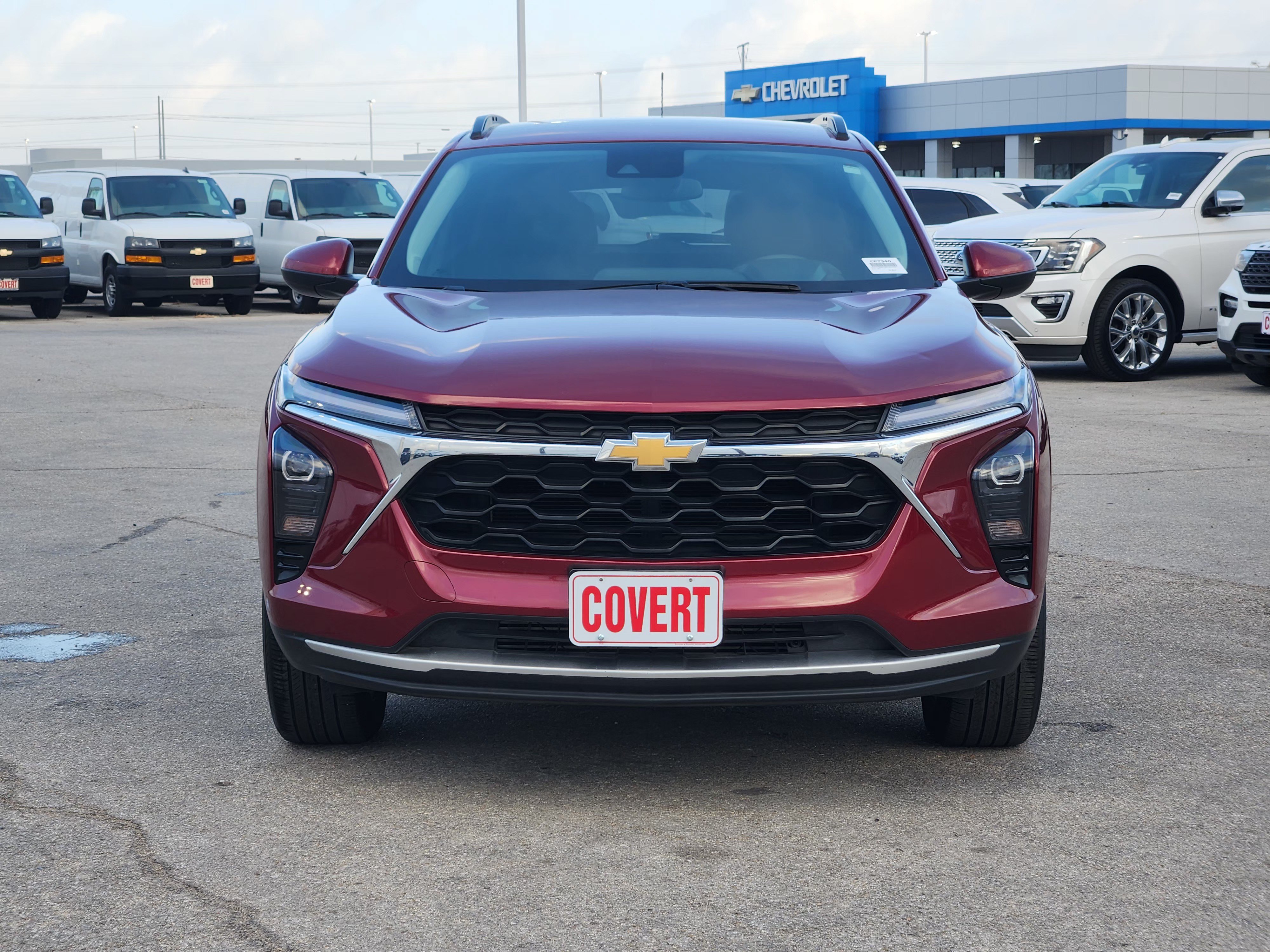 Used 2025 Chevrolet Trax LT FWD image 2