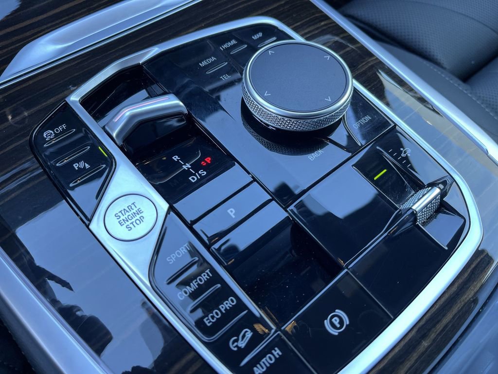 Certified 2024 BMW X7 xDrive40i w/ M Sport Package image 20