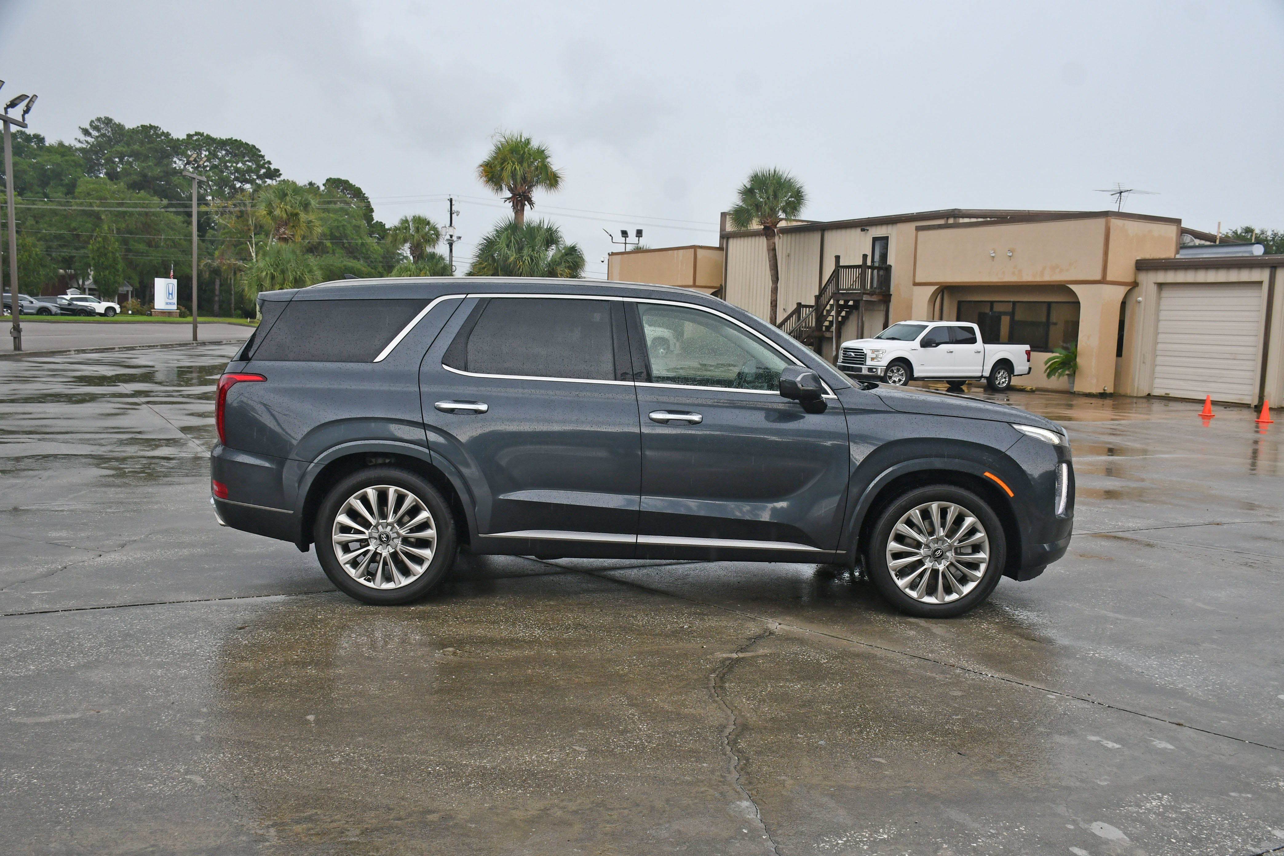 Used 2020 Hyundai Palisade Limited FWD image 5