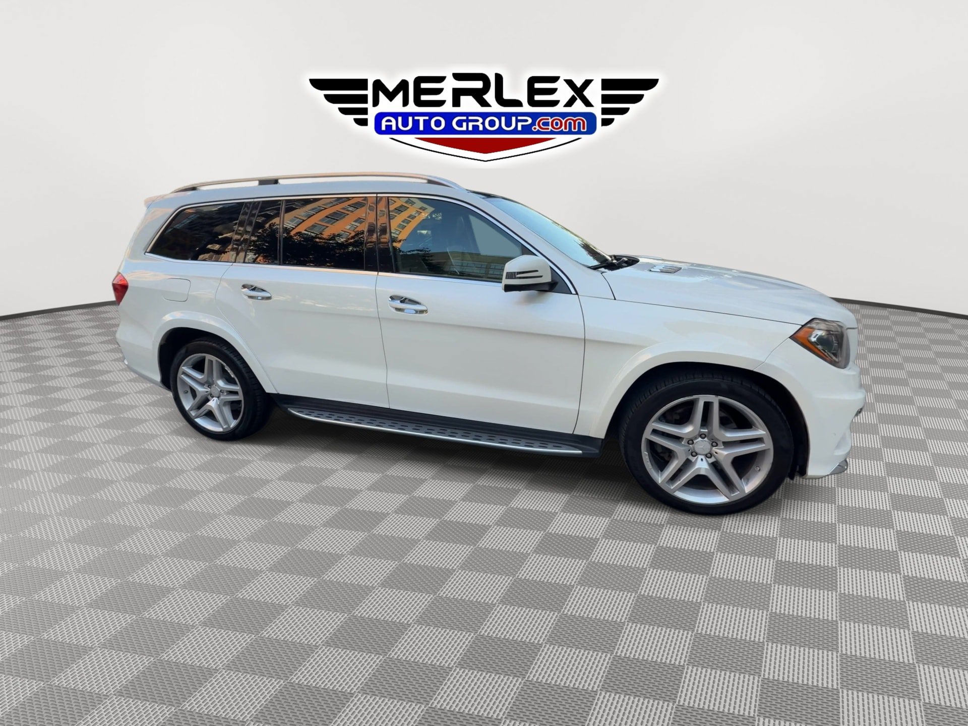 Used 2015 Mercedes-Benz GL 550 4MATIC image 9